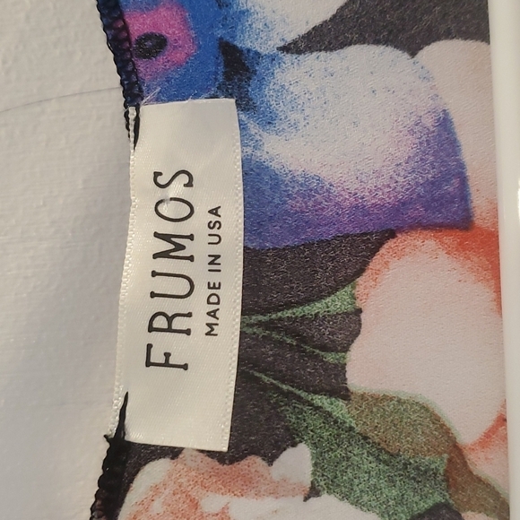 Frumos Black Floral Duster Kimono Plus 3XL - Picture 2 of 4